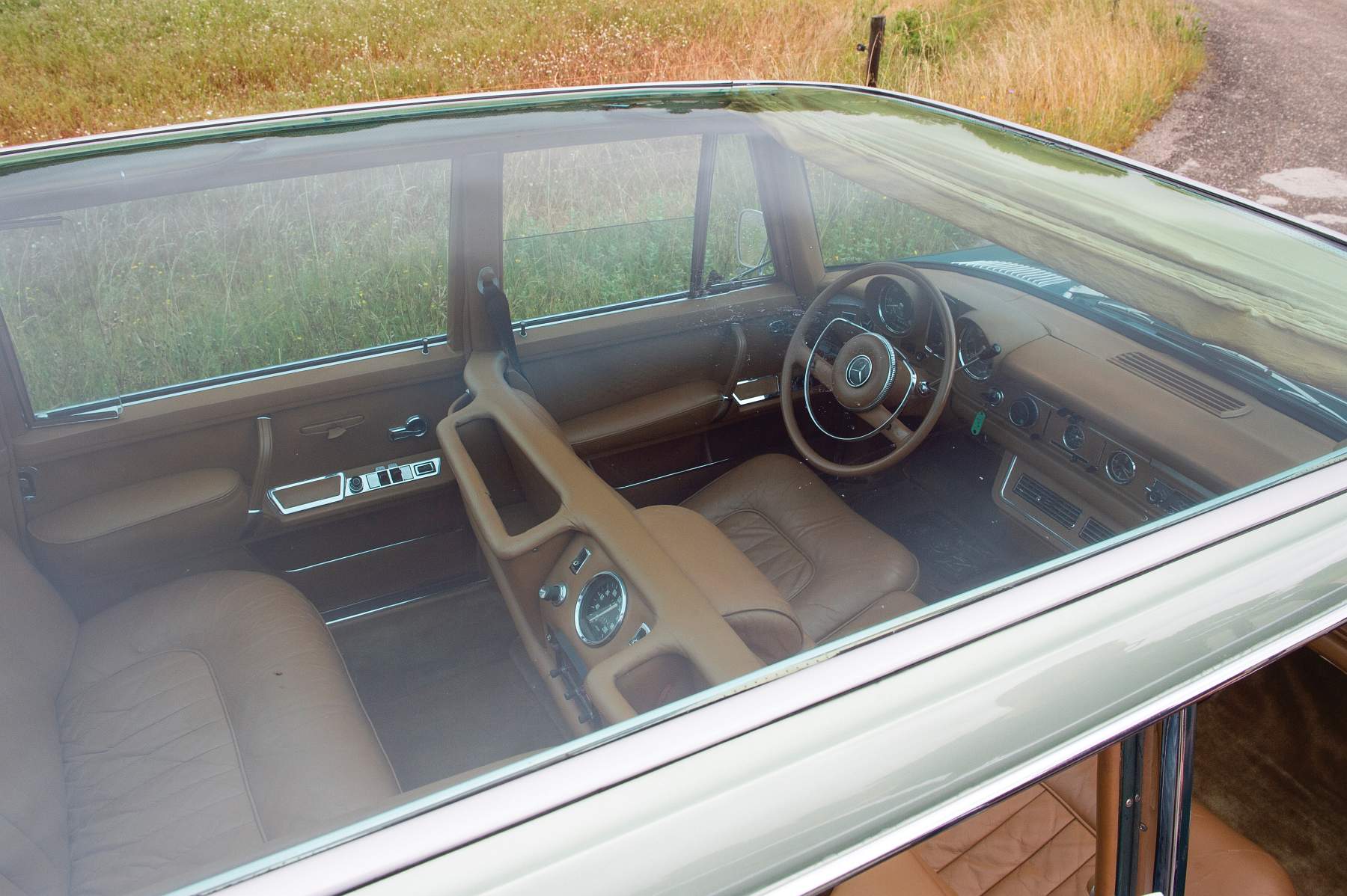 1966-Mercedes-Benz-600-Sedan-by-Chapron_14