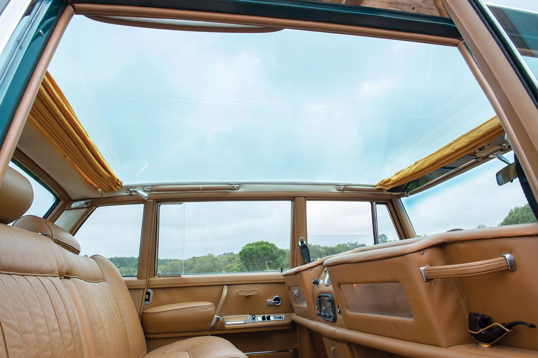 1966-Mercedes-Benz-600-Sedan-by-Chapron_15