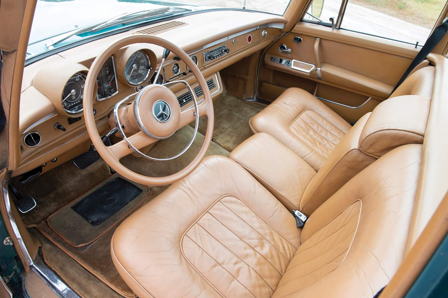 1966-Mercedes-Benz-600-Sedan-by-Chapron_3