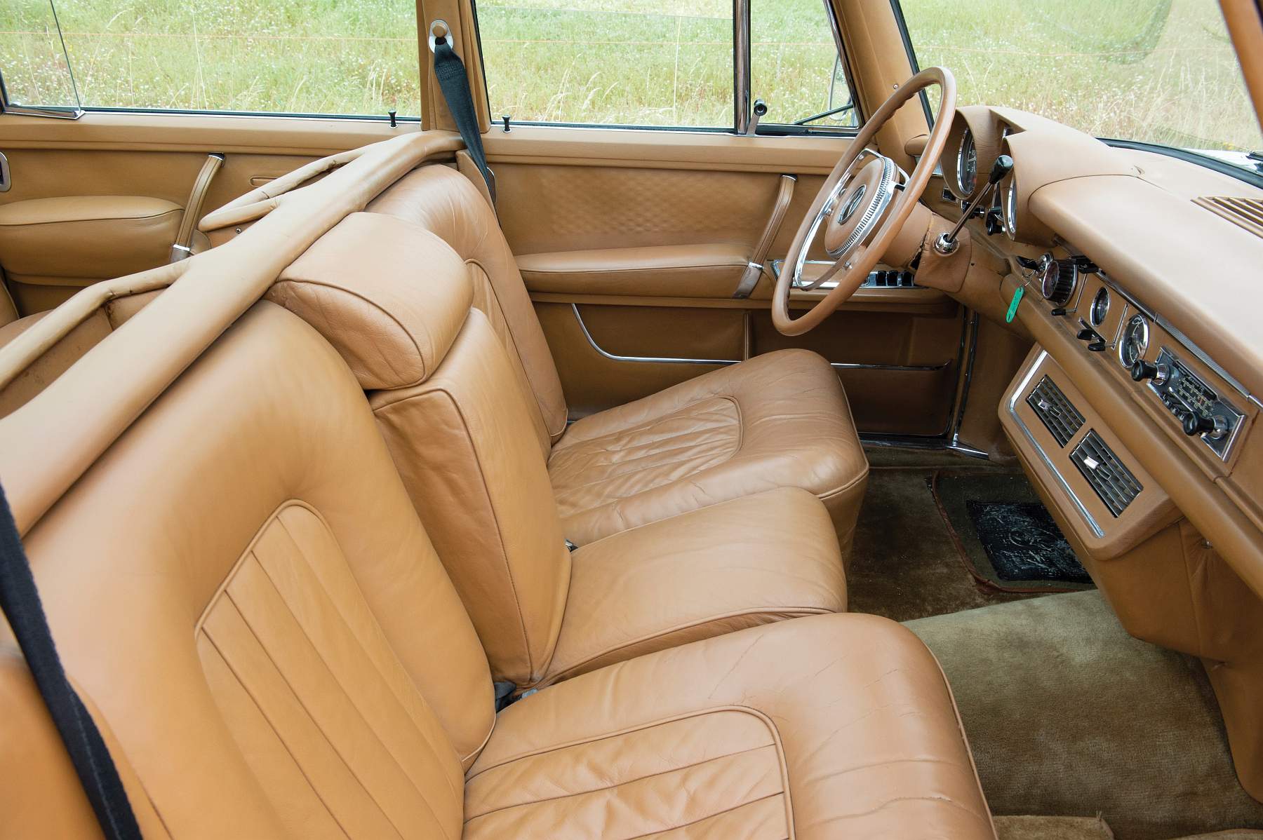 1966-Mercedes-Benz-600-Sedan-by-Chapron_9