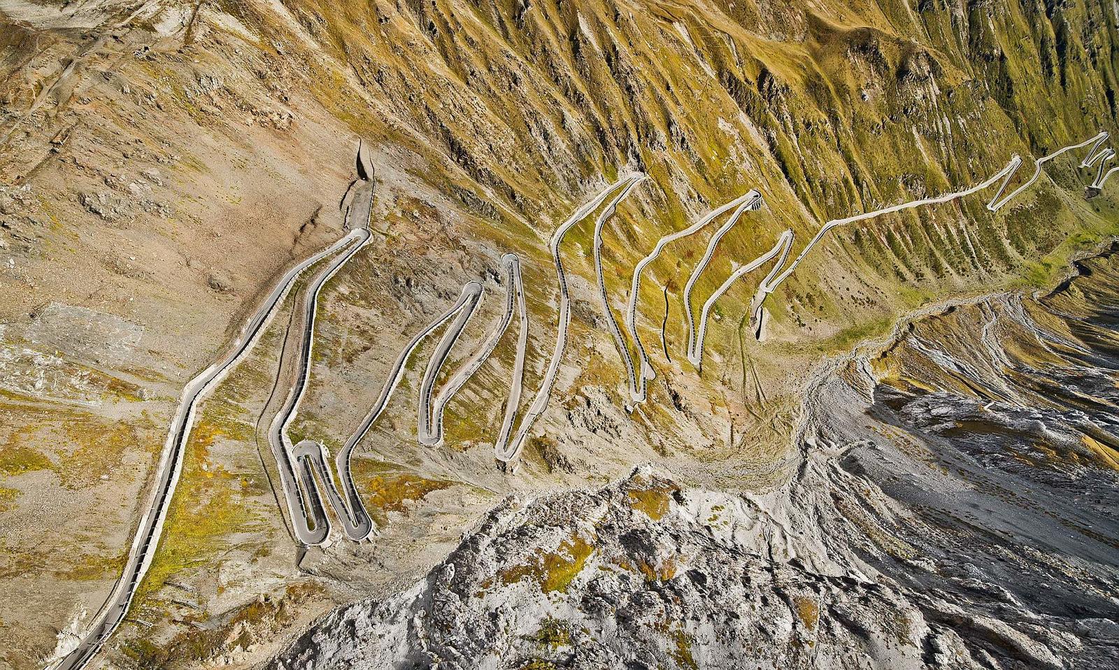 2890217_track_porsche_drive_stelvio_2017_porsche_ag