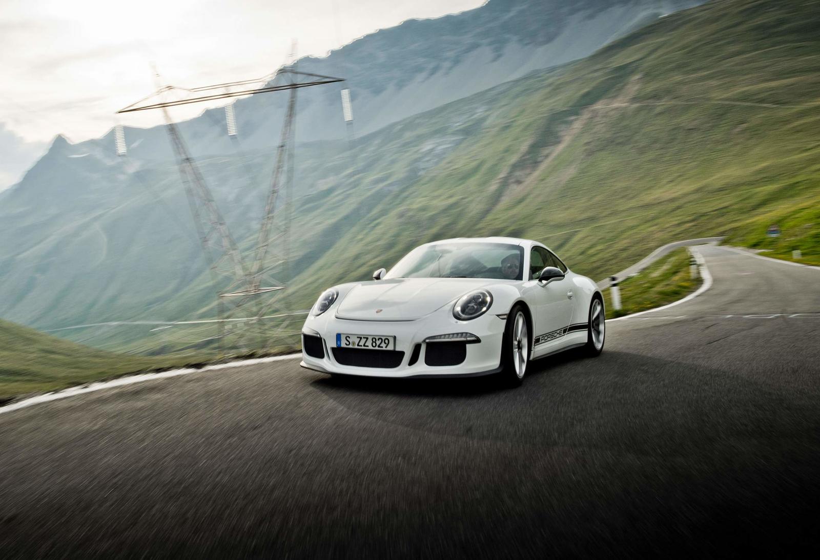 764654_911_r_porsche_drive_stelvio_2017_porsche_ag
