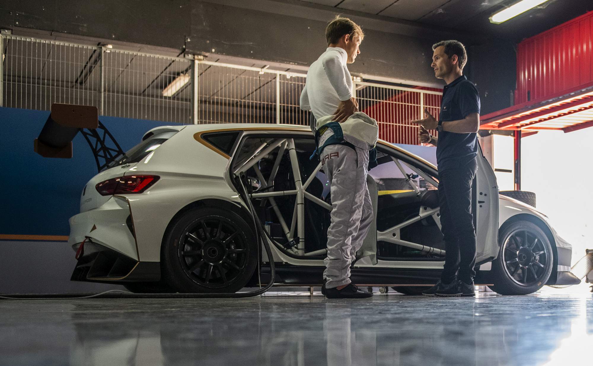 Mattias-Ekstrom-becomes-CUPRA-high-voltage-ambassador_03_HQ