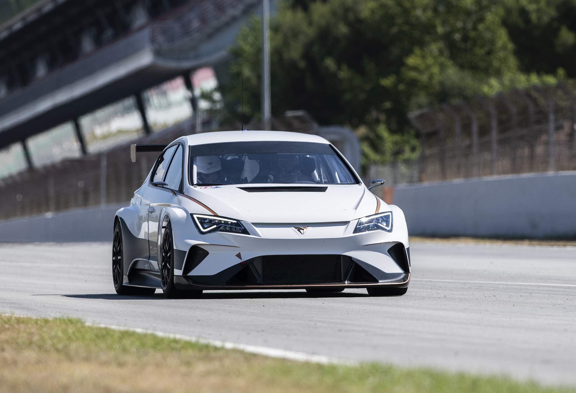 Mattias-Ekstrom-becomes-CUPRA-high-voltage-ambassador_04_HQ