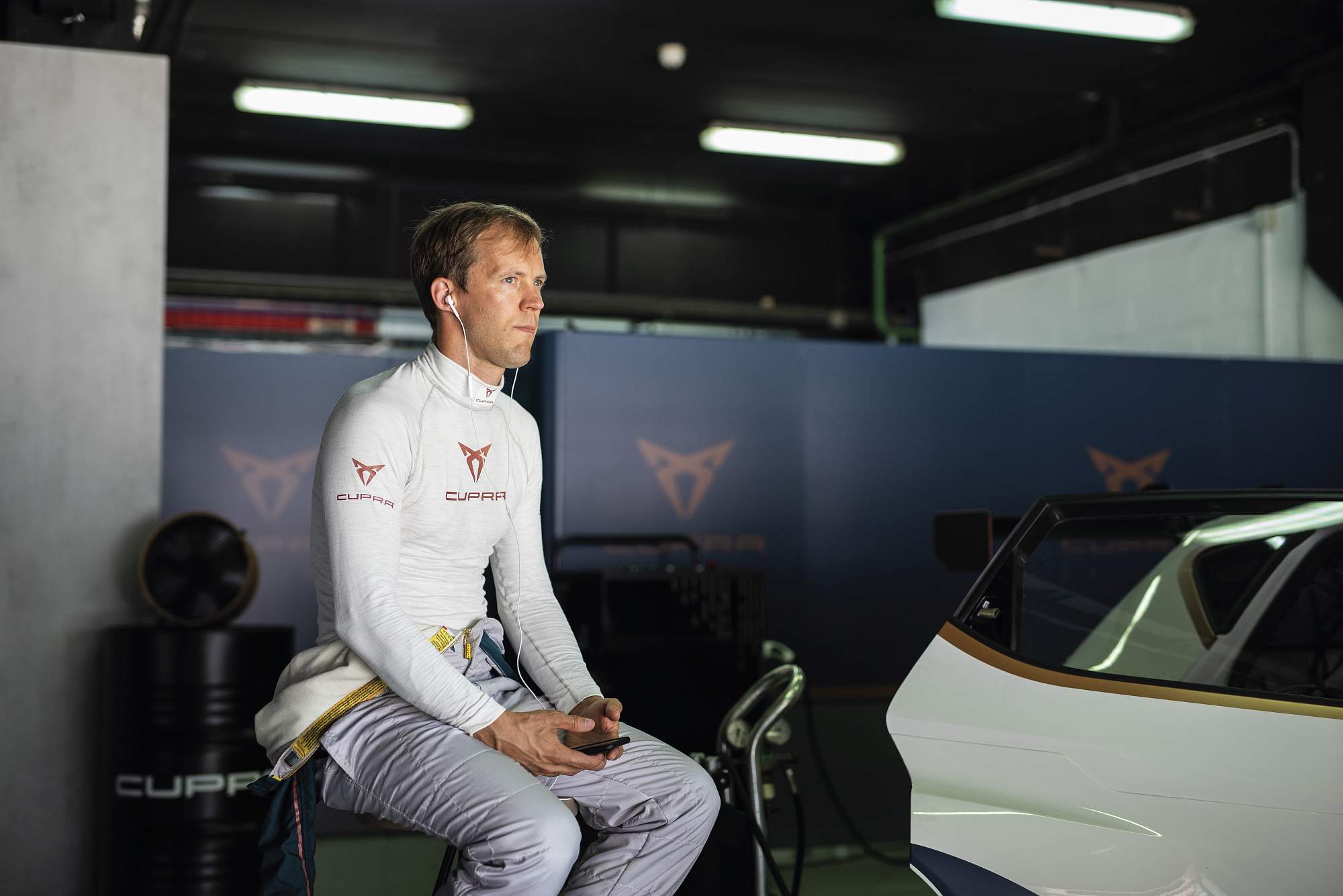 Mattias-Ekstrom-becomes-CUPRA-high-voltage-ambassador_05_HQ
