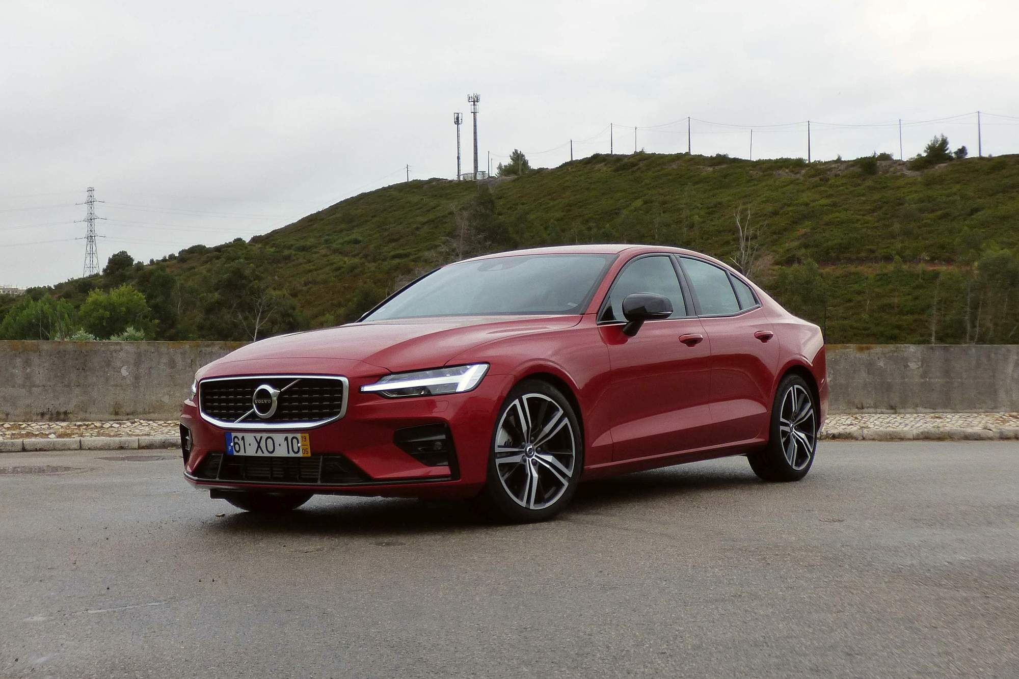 Volvo S60 T5 R Design (1)_