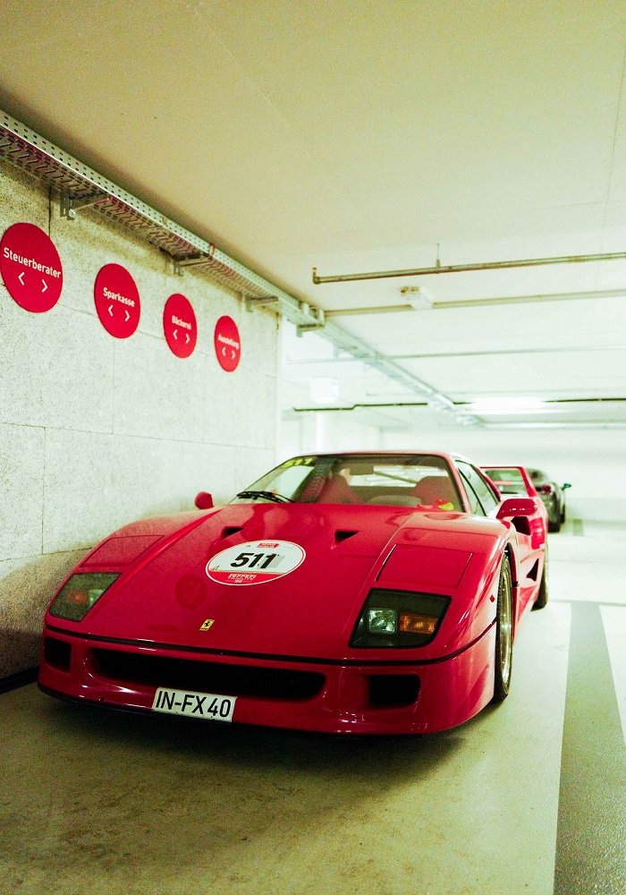 this-f40-is-just-hanging-out-in-a-garage-in-ingolstadt-1476934374747-2000×3000