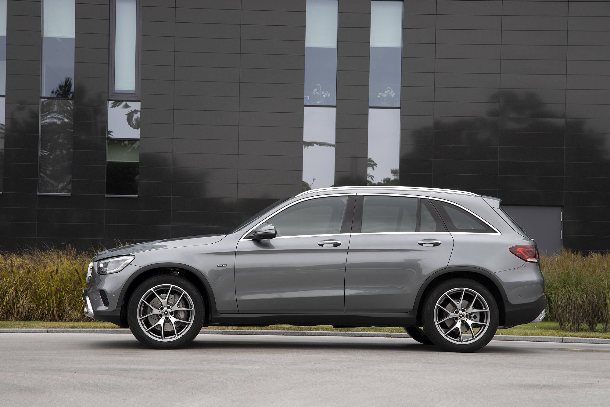 Mercedes-Benz GLE 350 de 4MATIC und GLC 300 e 4MATIC: Neue Plug-in-Hybride der dritten Generation: Der nächste Sprung bei der Reichweite

Mercedes-Benz GLE 350 de 4MATIC and GLC 300 e 4MATIC: New third-generation plug-in hybrids: The next jump in operatin