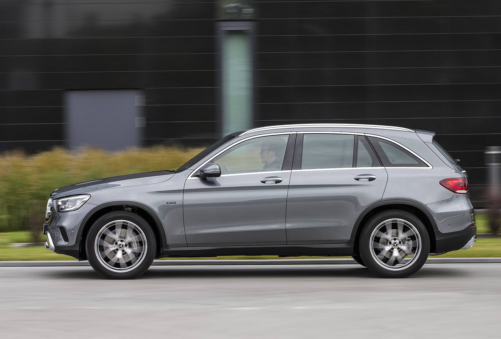 Mercedes-Benz GLE 350 de 4MATIC und GLC 300 e 4MATIC: Neue Plug-in-Hybride der dritten Generation: Der nächste Sprung bei der Reichweite

Mercedes-Benz GLE 350 de 4MATIC and GLC 300 e 4MATIC: New third-generation plug-in hybrids: The next jump in operatin