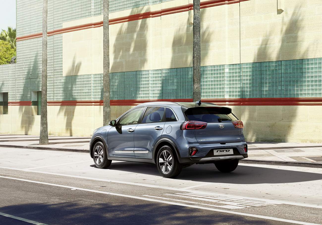 kia_niro_phev_my20_3_4_rear_static_14988_87950