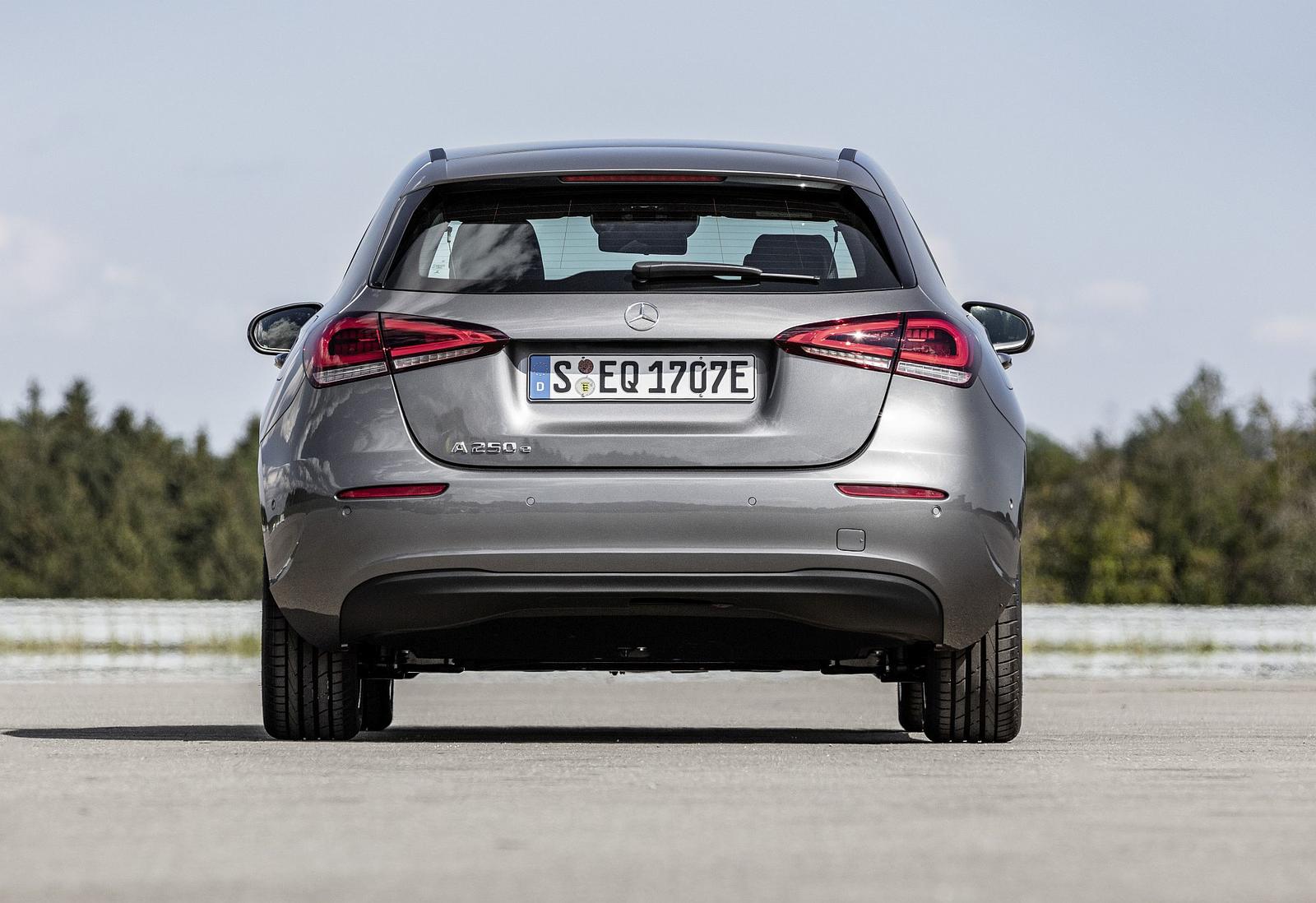 Mercedes-Benz: Breites Angebot an Plug-in-Hybriden der dritten Generation: EQ Power erstmals auch für A- und B-Klasse

Mercedes-Benz: wide range of third-generation plug-in hybrids: EQ Power for the first time also for A- and B-Class