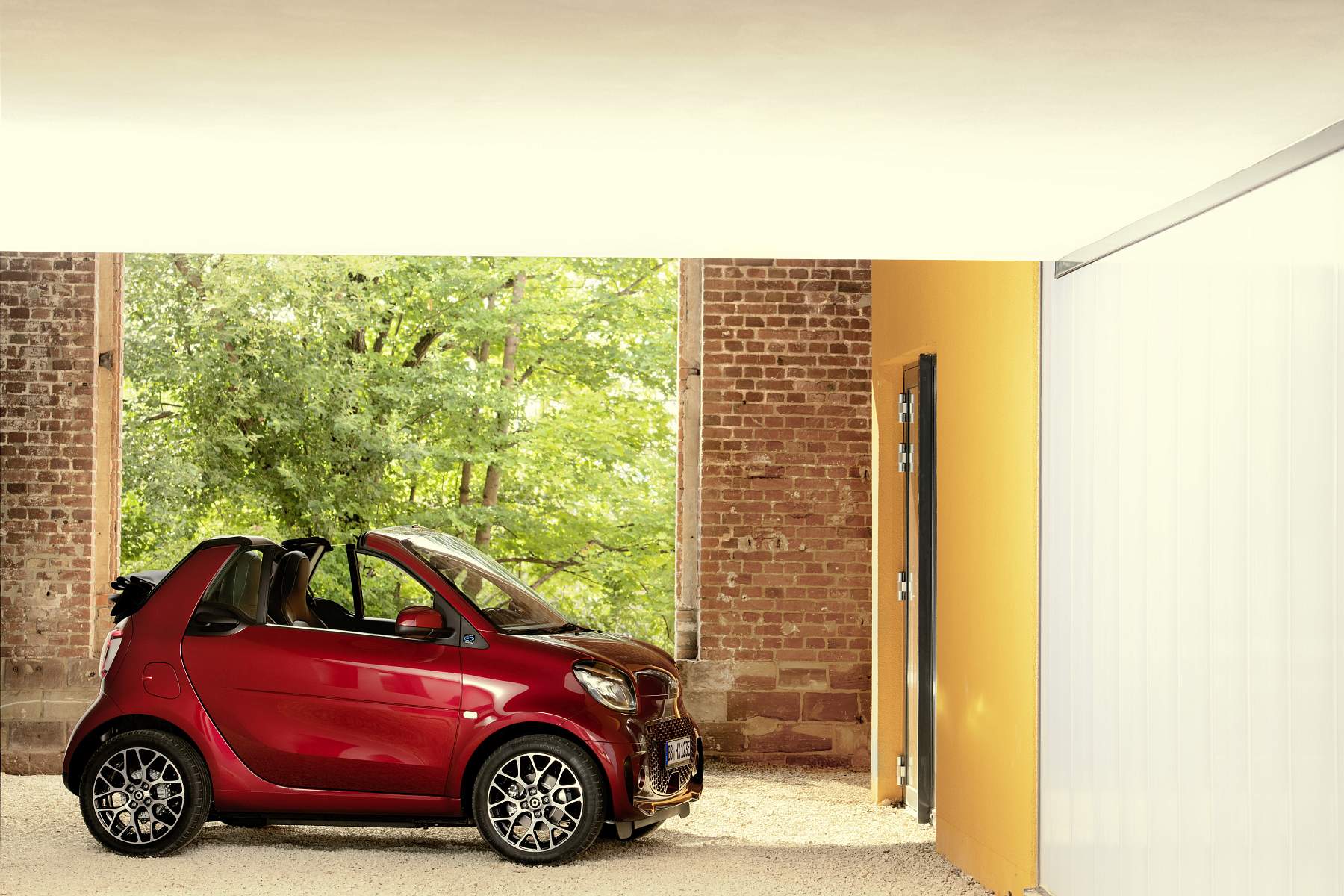 Die neue Generation: smart EQ fortwo cabrio

The new generation: smart EQ fortwo cabrio