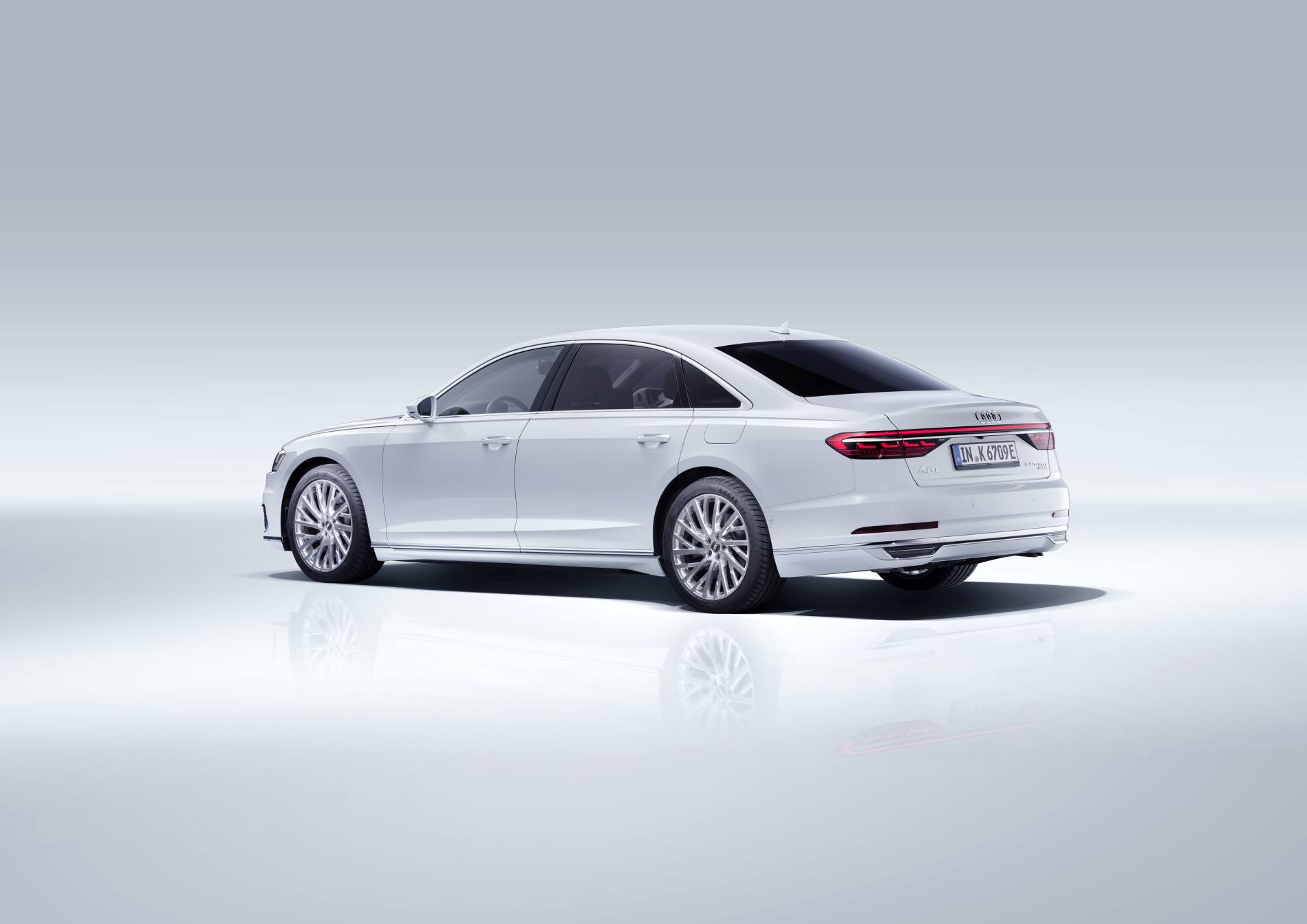 Audi A8 L 60 TFSI e