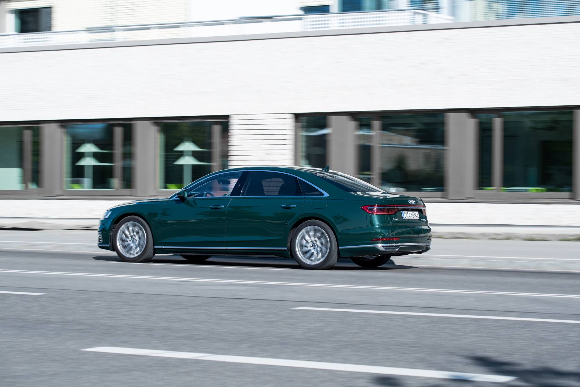 Audi A8 L 60 TFSI e