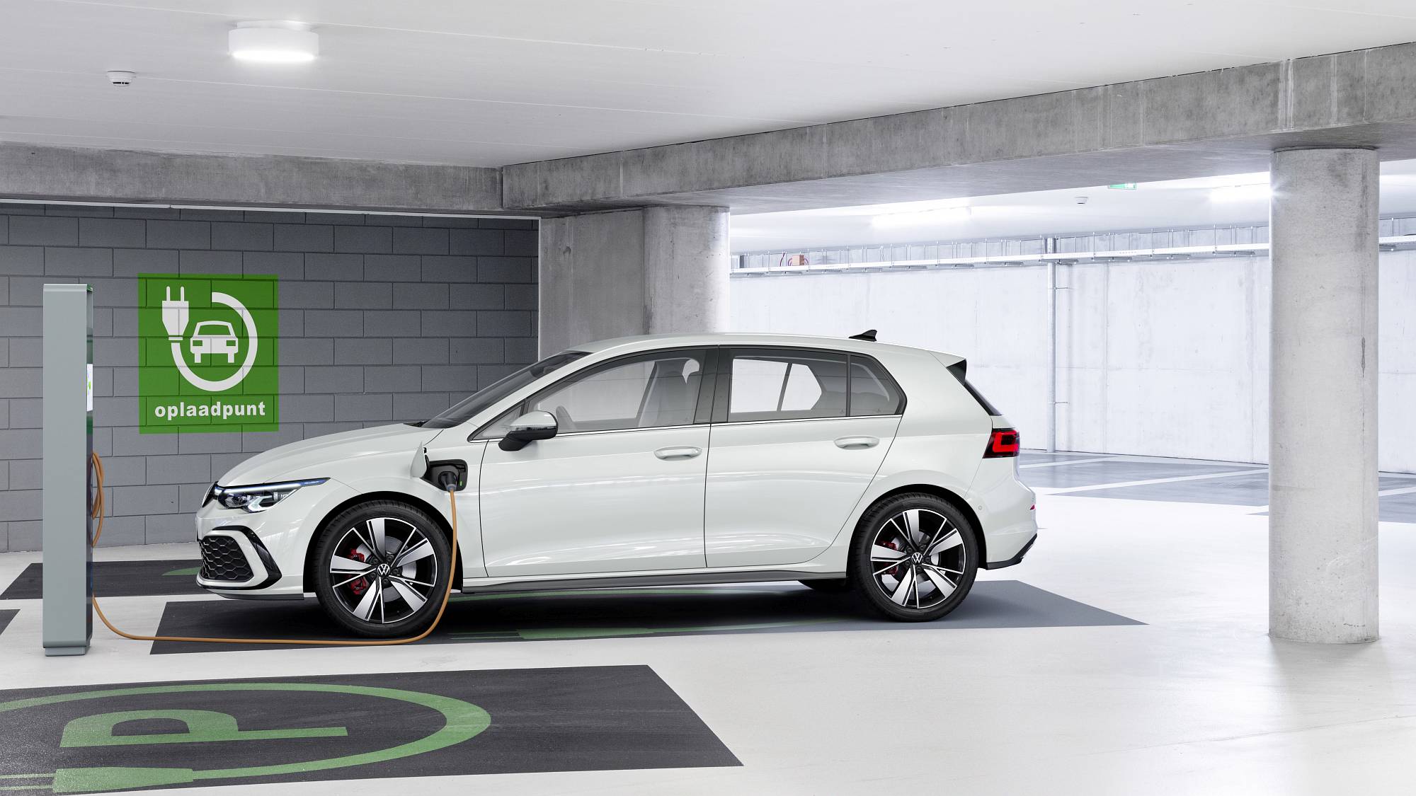 Golf 8 GTE (1)