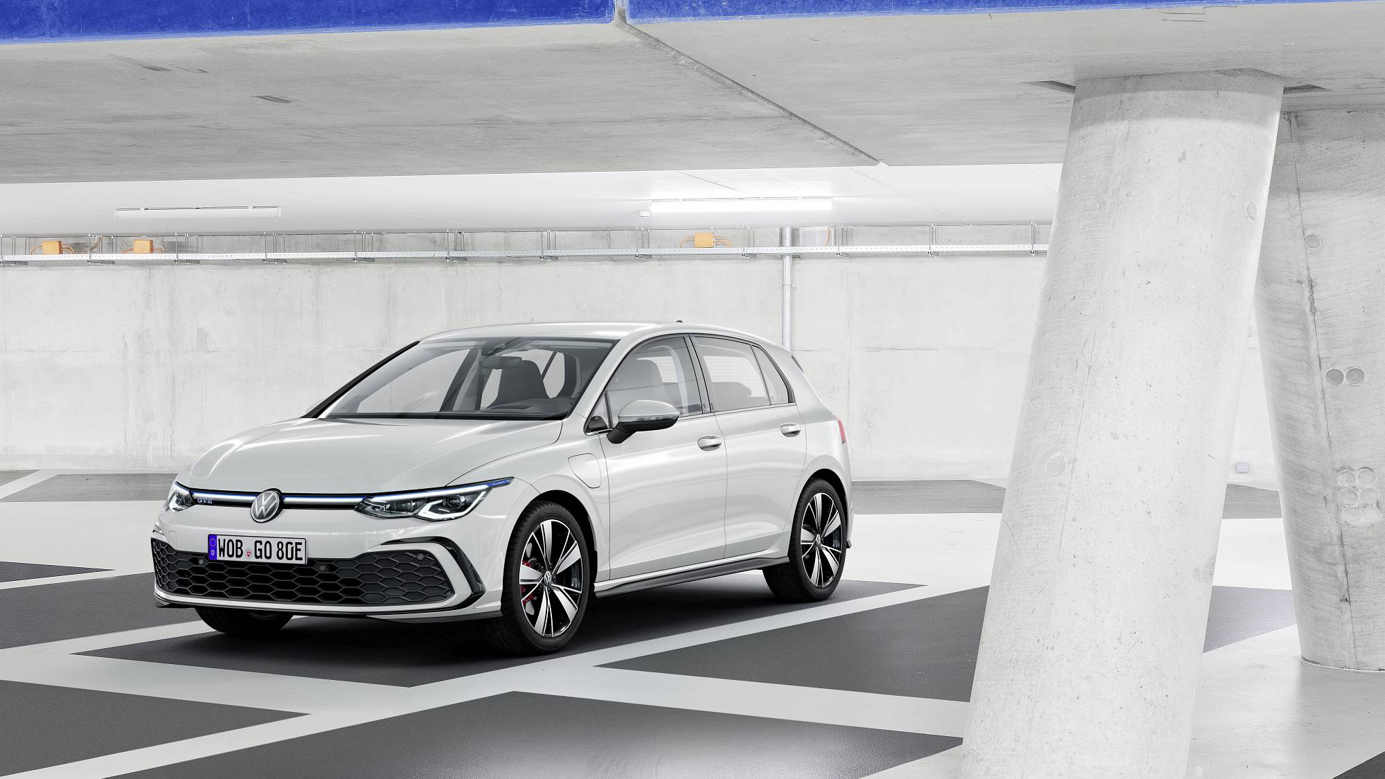 Golf 8 GTE (2)