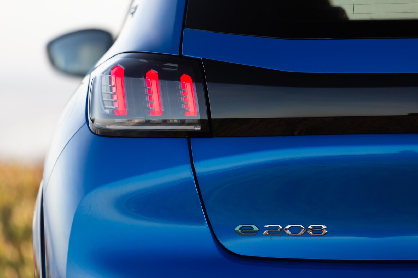 PEUGEOT_e208_0919TC-476