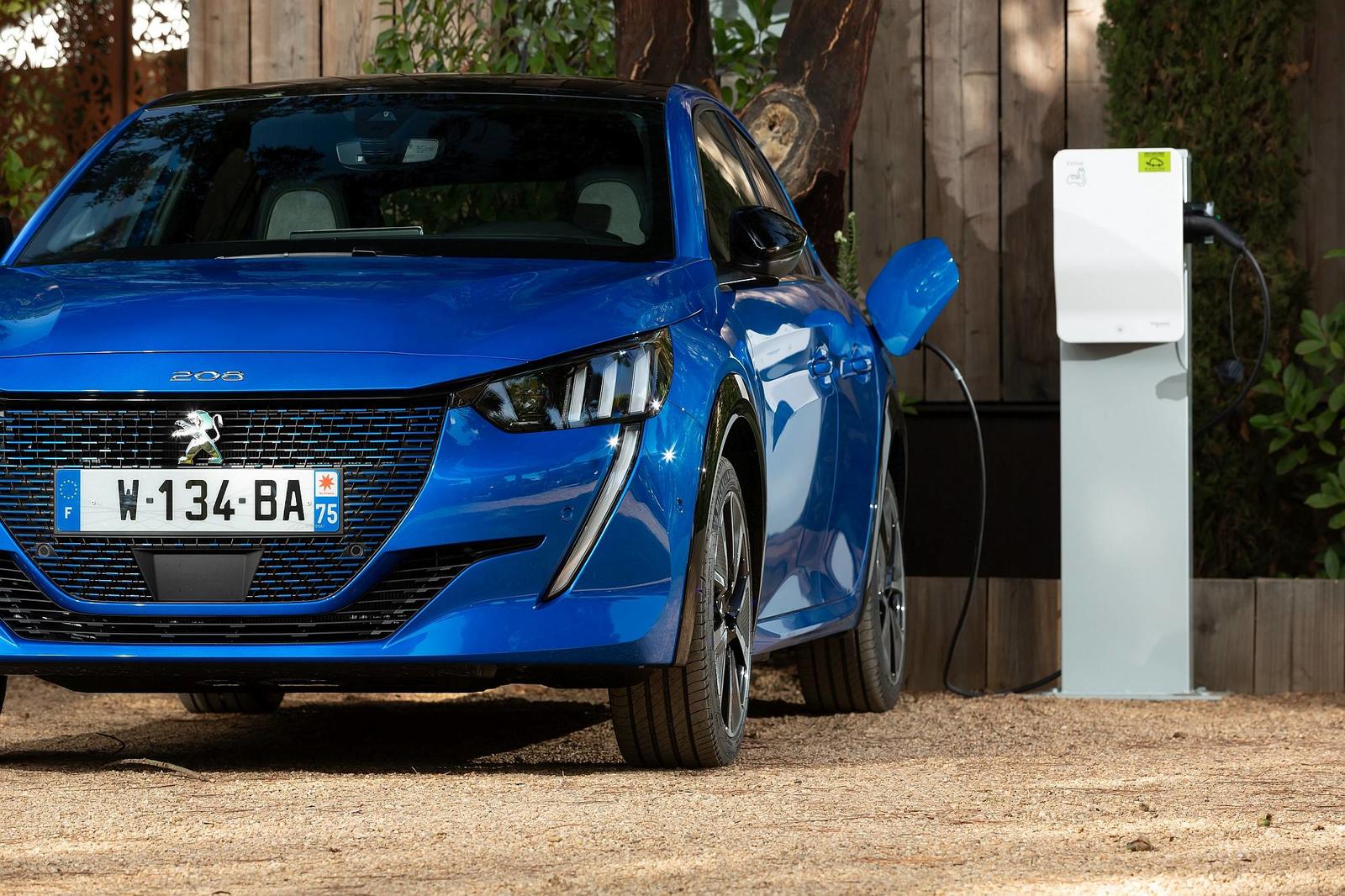 PEUGEOT_e208_0919TC-485