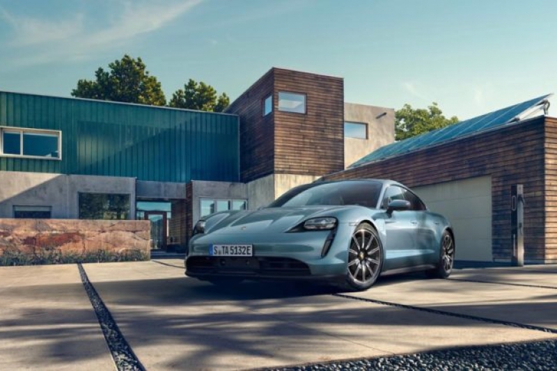 low_taycan_4s_2019_porsche_ag-747×420