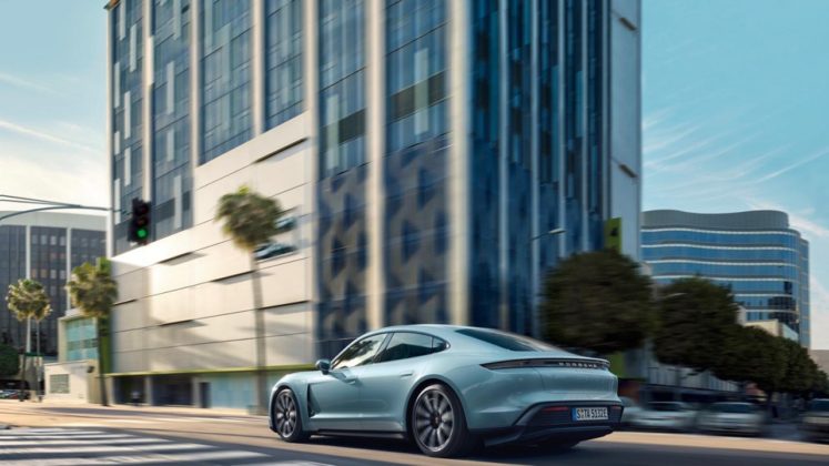 low_taycan_4s_2019_porsche_ag-9-747×420