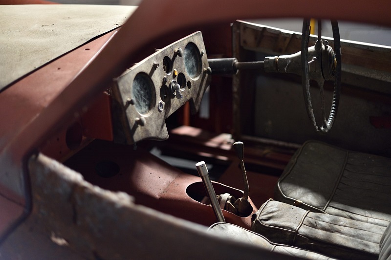 1954-Jaguar-XK120-FHC-interior-6-2000×1331