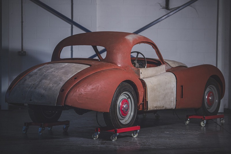 1954-Jaguar-XK120-FHC-rear-angle-main-2000×1333