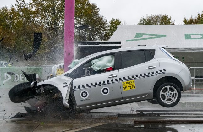 4 nissan-leaf-crash-84-km-h-2-1-646×420