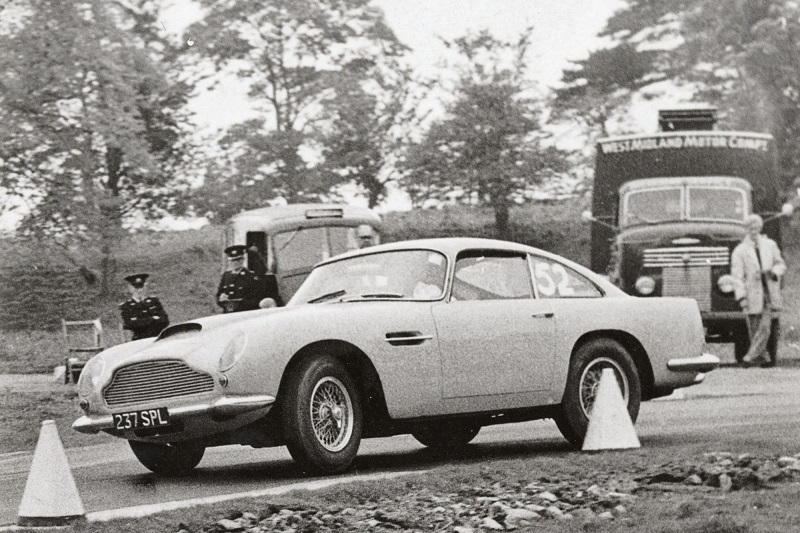 Aston Martin DB4 GT Lighweight