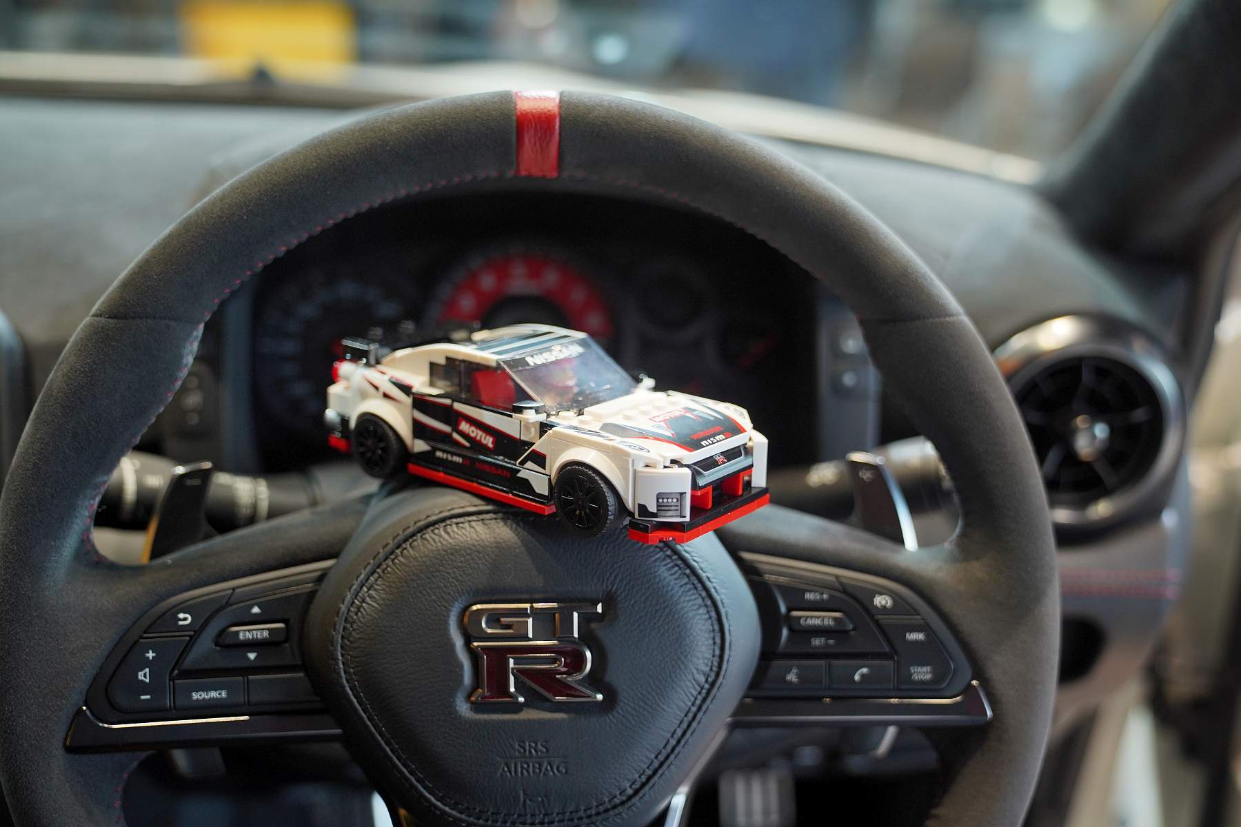Nissan GT-R NISMO Lego (10)