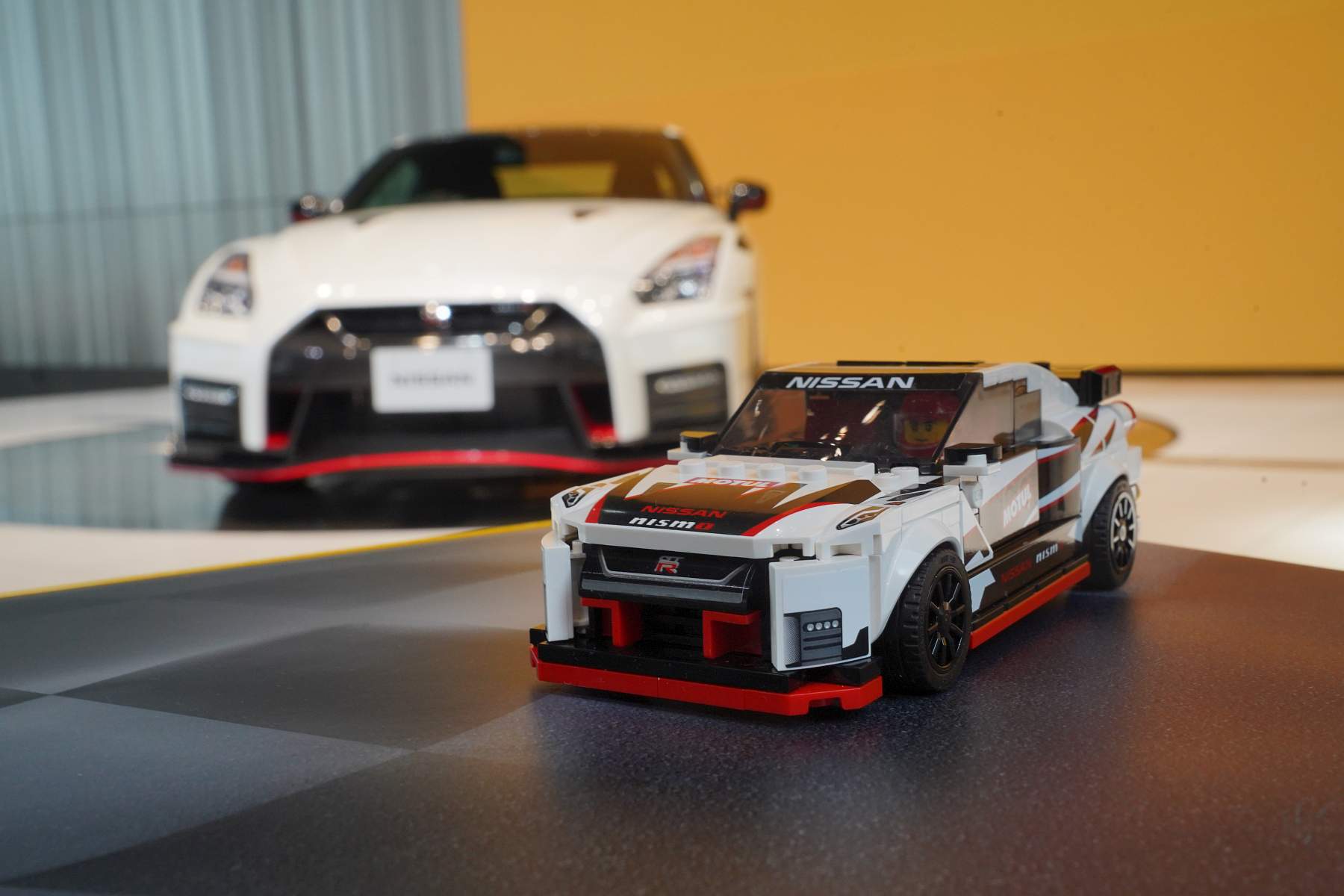 Nissan GT-R NISMO Lego (9)