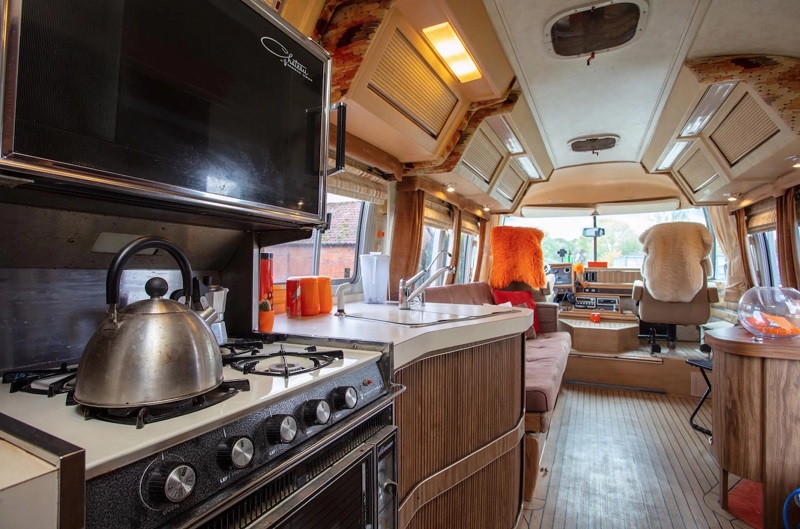 Airstream-Excella-280-Motorhome-Interior-1