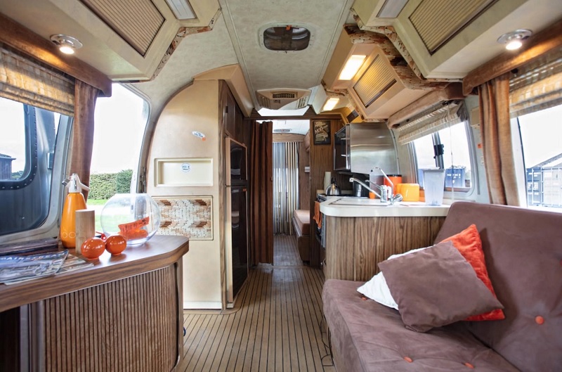 Airstream-Excella-280-Motorhome-Interior-3