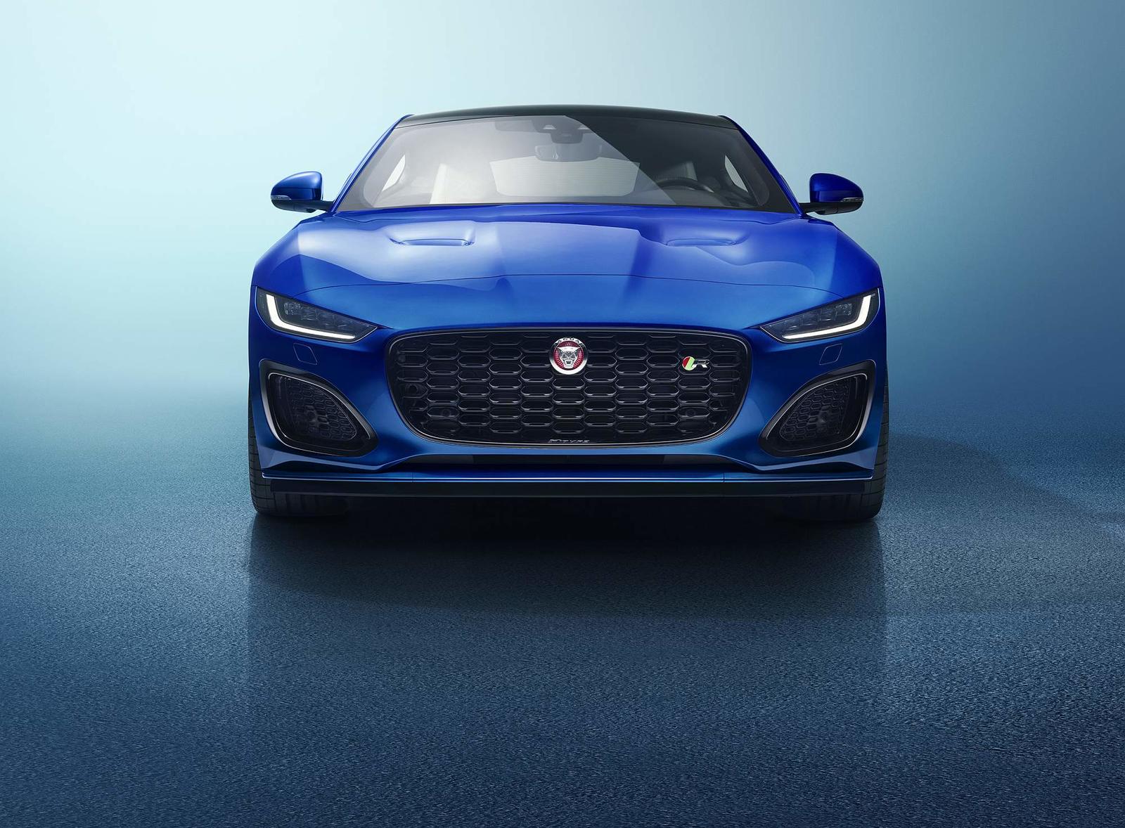 Jag_F-TYPE_R_21MY_Image_Studio_Exterior_Velocity_Blue_02.12.19_02