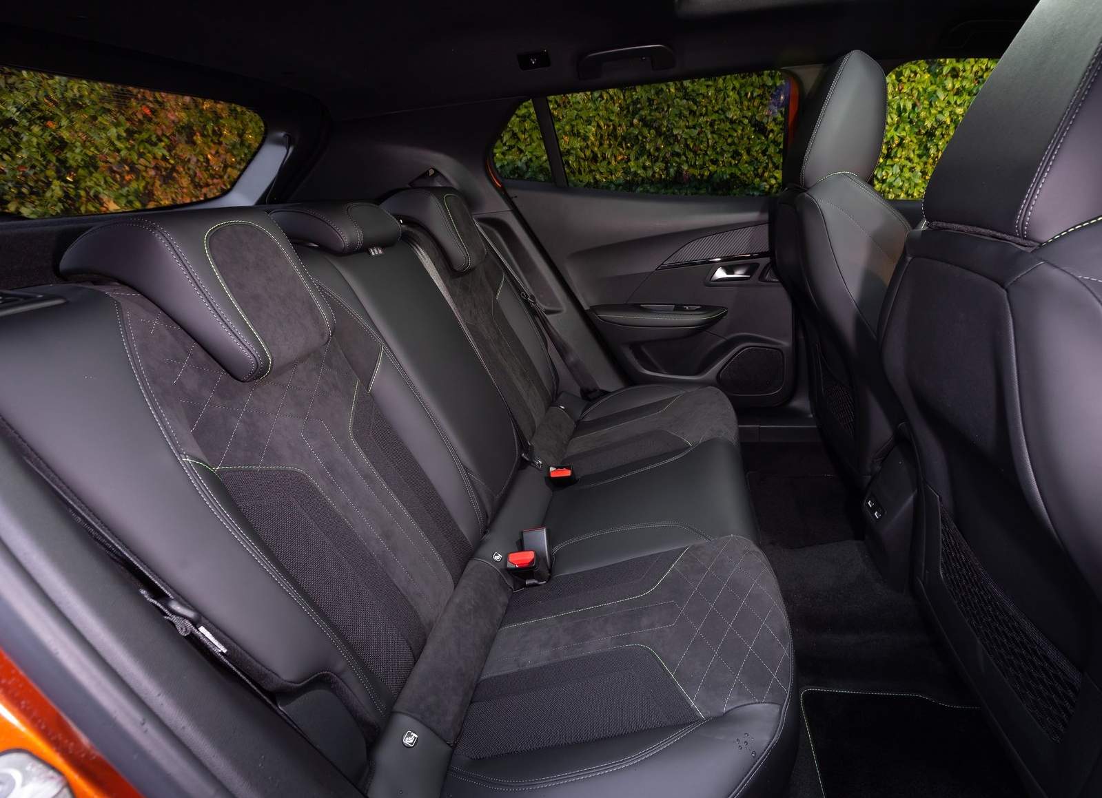 Peugeot-2008-202_ (11)