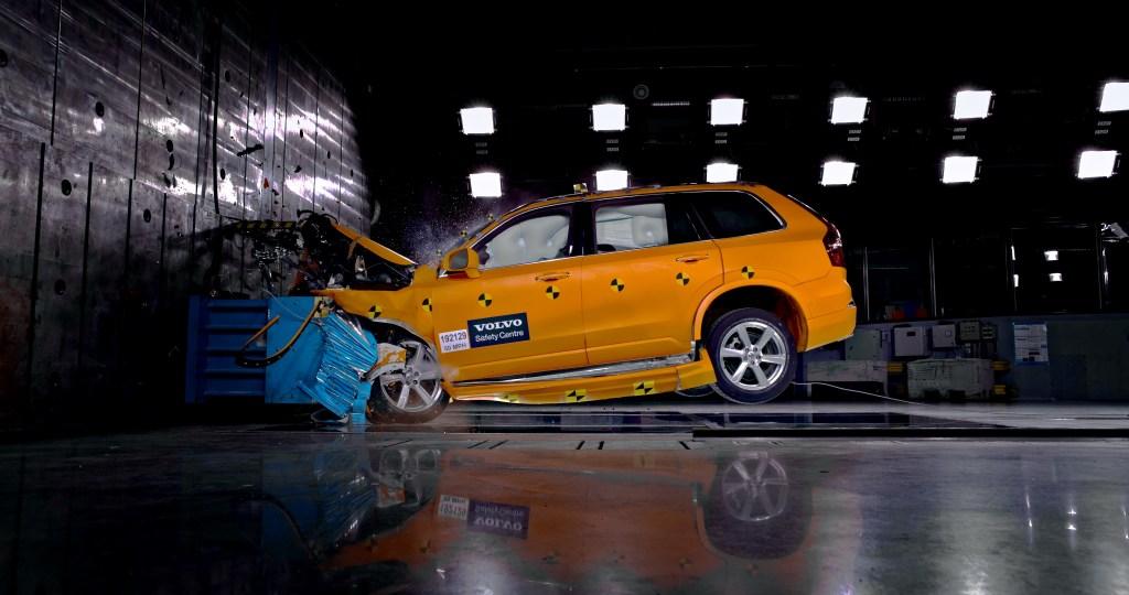 Volvo pesquisa acidentes