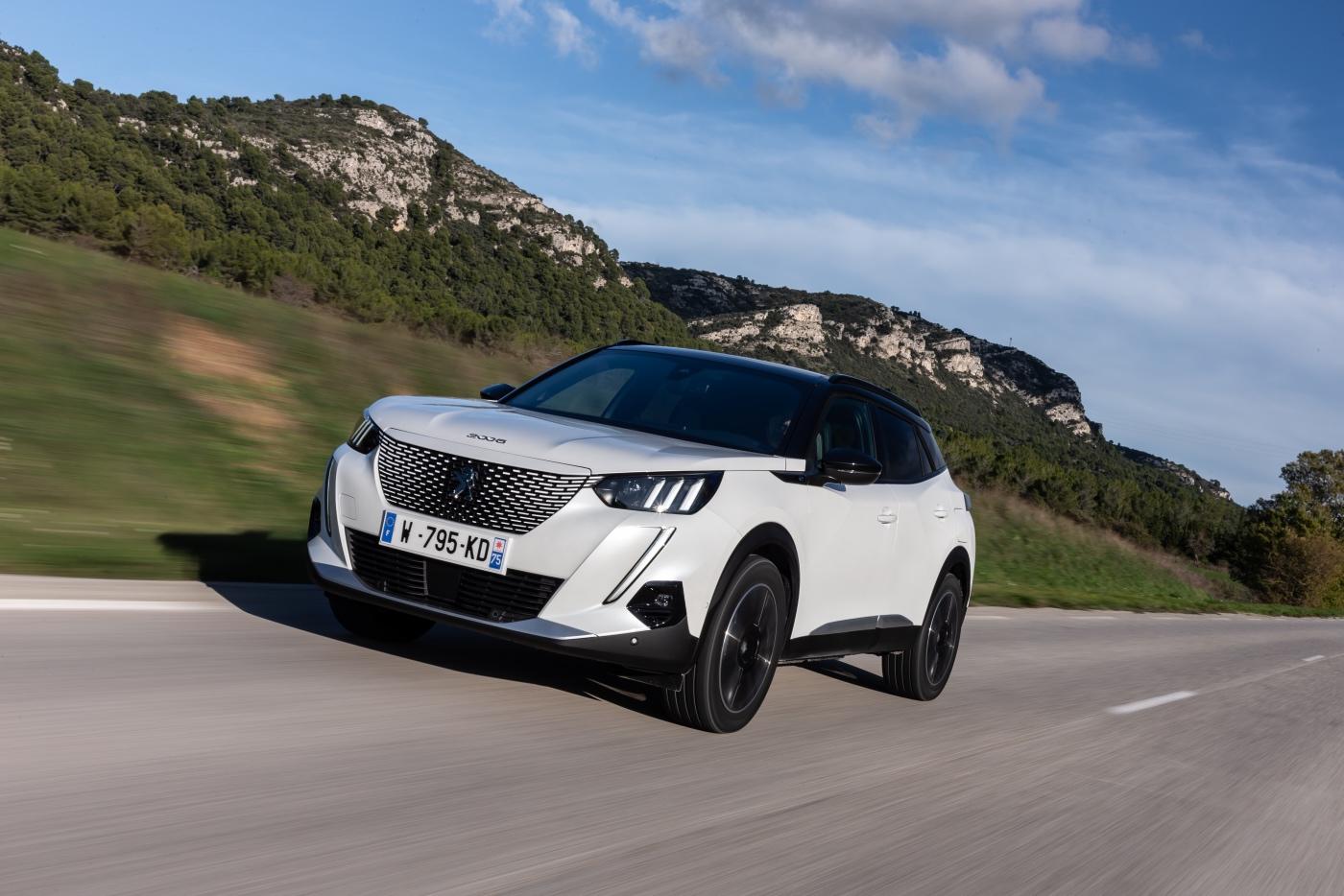 Peugeot_e-2008_028