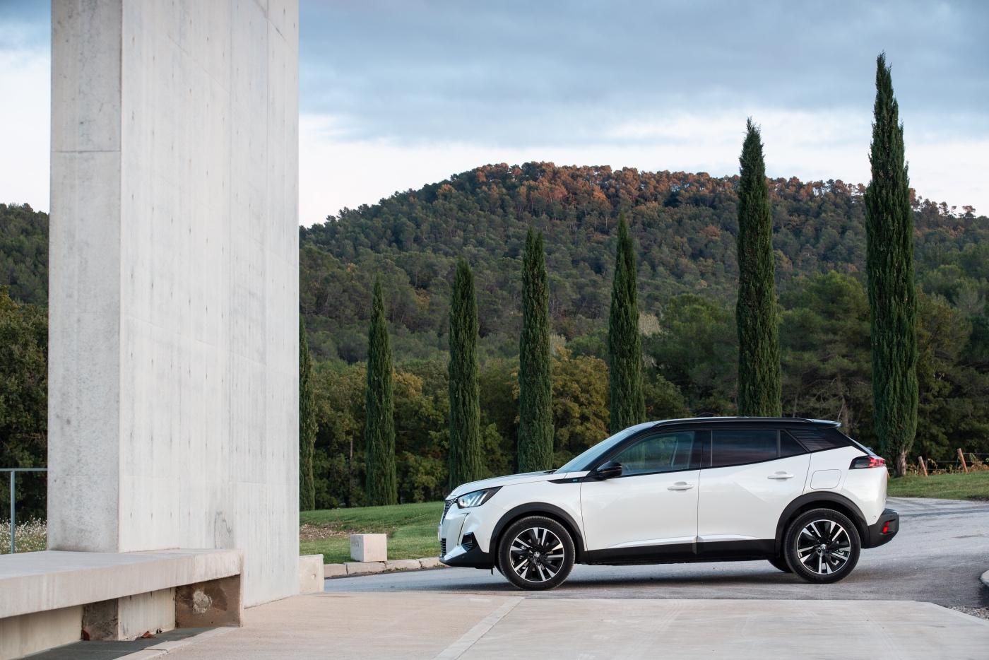 Peugeot_e-2008_061