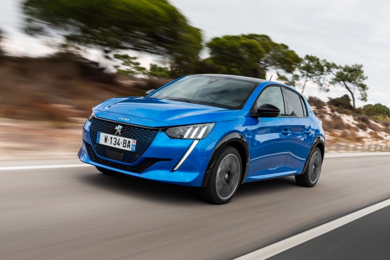 Peugeot_e208_007