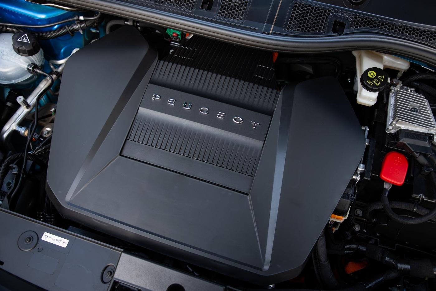 Peugeot_e208_096