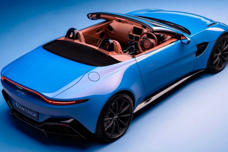 2021-aston-martin-vantage-roadster