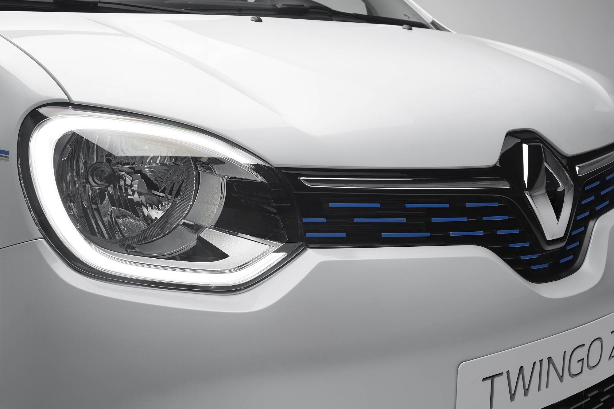 TwingoZE_front grill_
