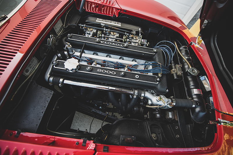 1967-Toyota-2000GT-_30