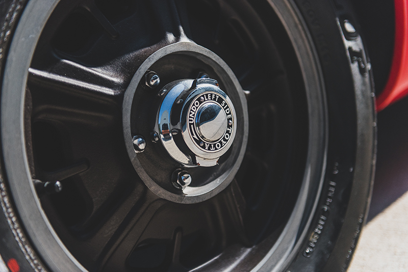 1967-Toyota-2000GT-_8