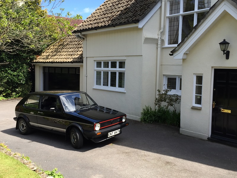 1979-Volkswagen-Golf-GTI-1.6-Mk1-Series-1-front-angle-1