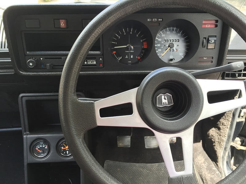 1979-Volkswagen-Golf-GTI-1.6-Mk1-Series-1-interior-4