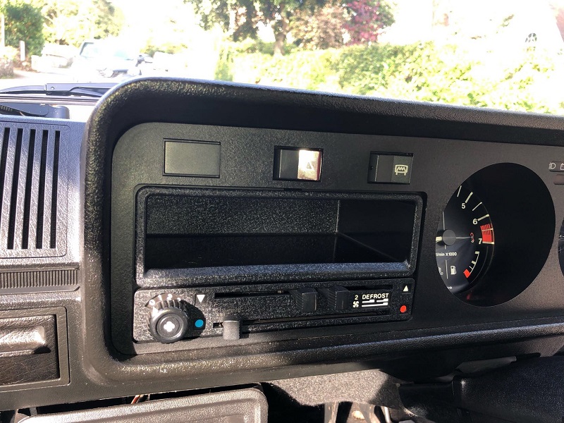 1979-Volkswagen-Golf-GTI-1.6-Mk1-Series-1-interior-7