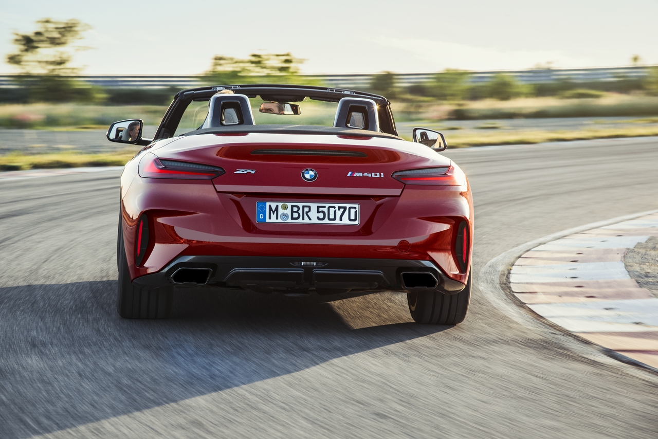 P90317991_highRes_the-new-bmw-z4-roads_Easy-Resize.com