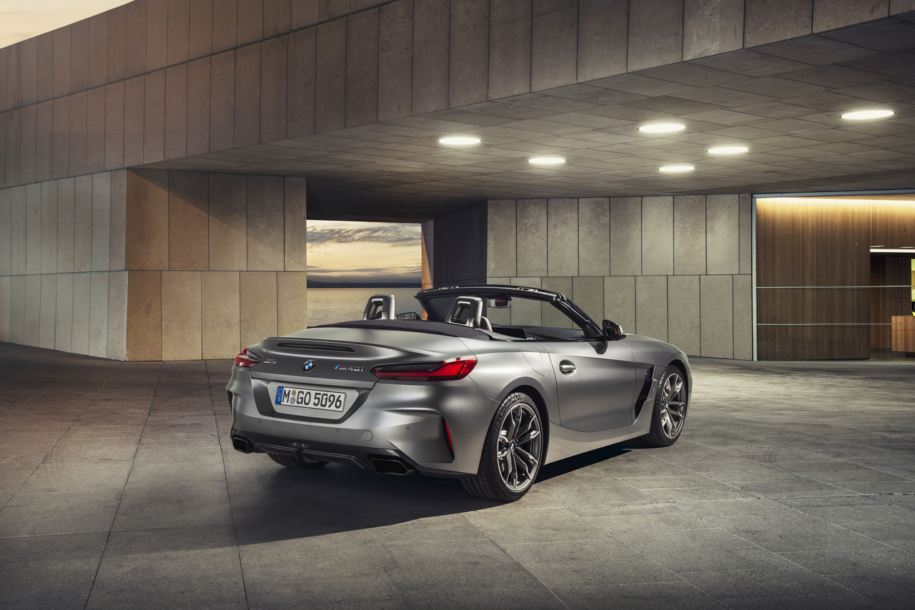 P90318566_highRes_the-new-bmw-z4-roads_Easy-Resize.com