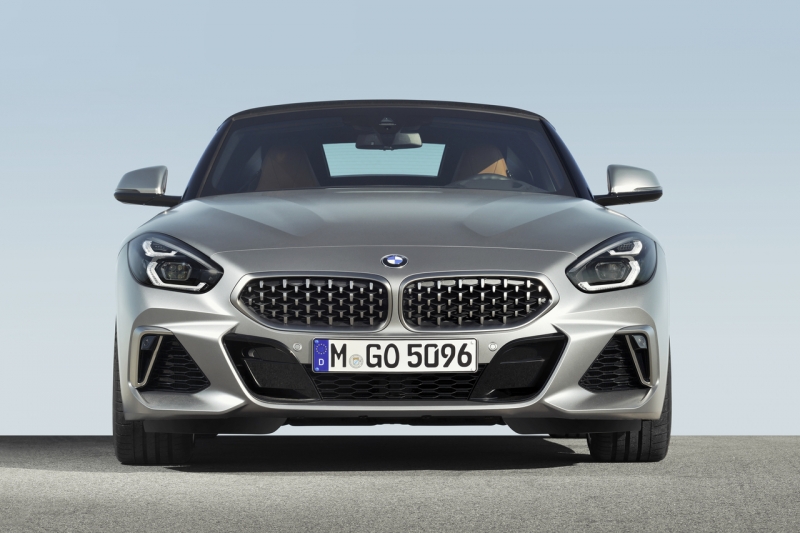 P90318588_highRes_the-new-bmw-z4-roads_Easy-Resize.com