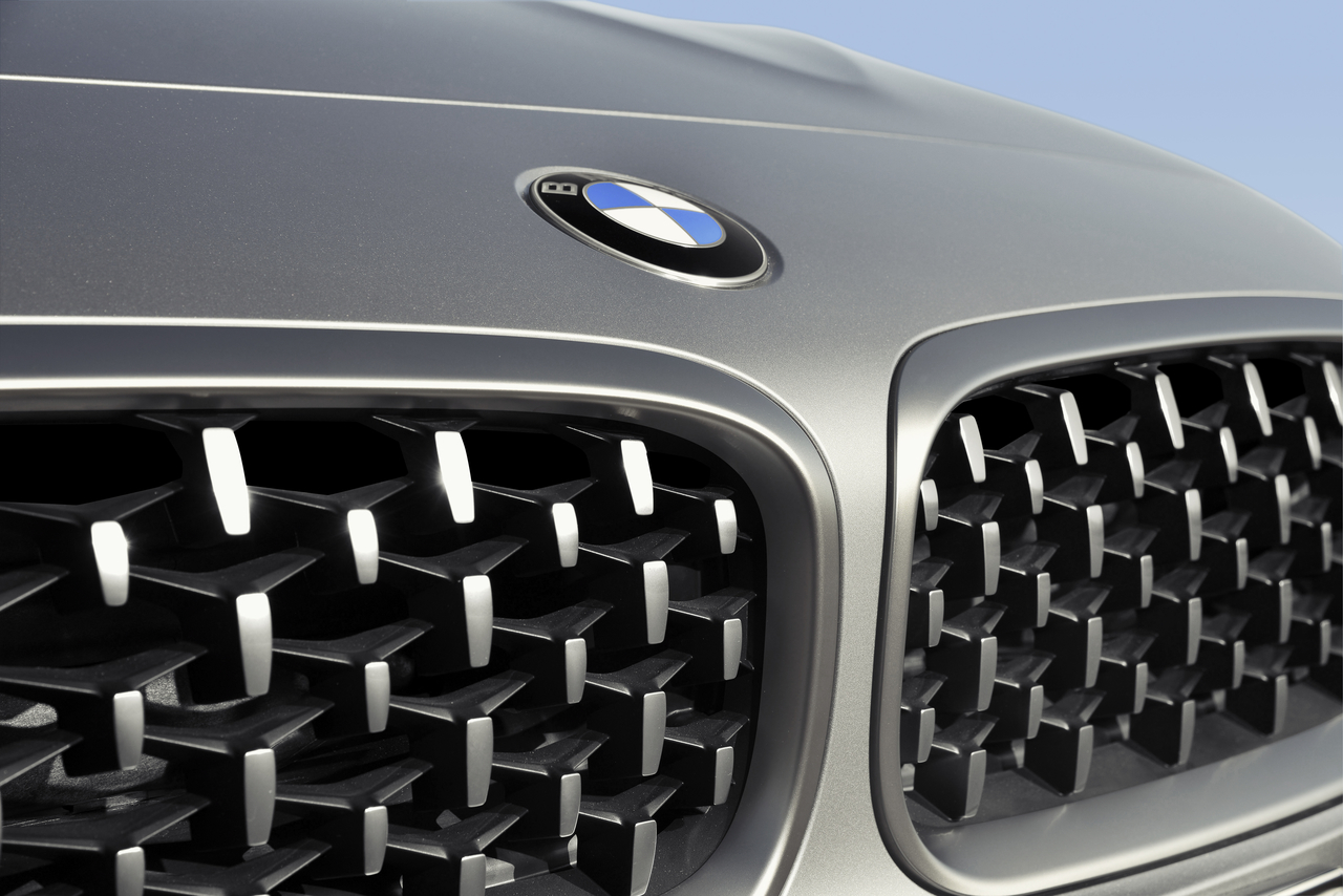 P90318590_highRes_the-new-bmw-z4-roads_Easy-Resize.com